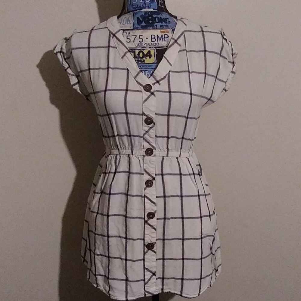 "Mine" peplum faux button up tunic with pockets Size Small